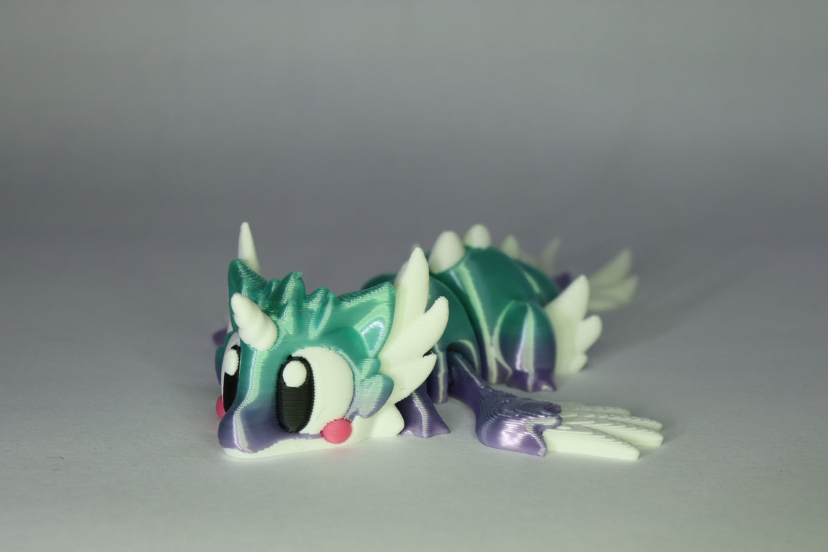 Auroria Fantasy Drache mit weissen Flügeln und beweglichen Beinen