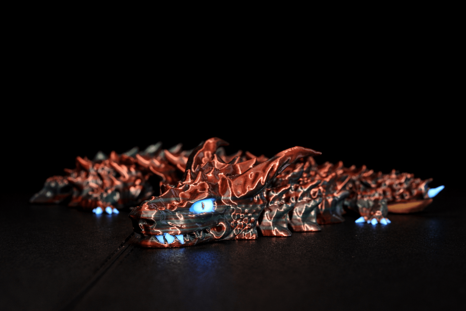 ProtoDrache MagmaNebel – 3D Druck Drache – beweglich – Lava Drache – 38 cm / 42 cm – Swiss Made - Protoplot3D