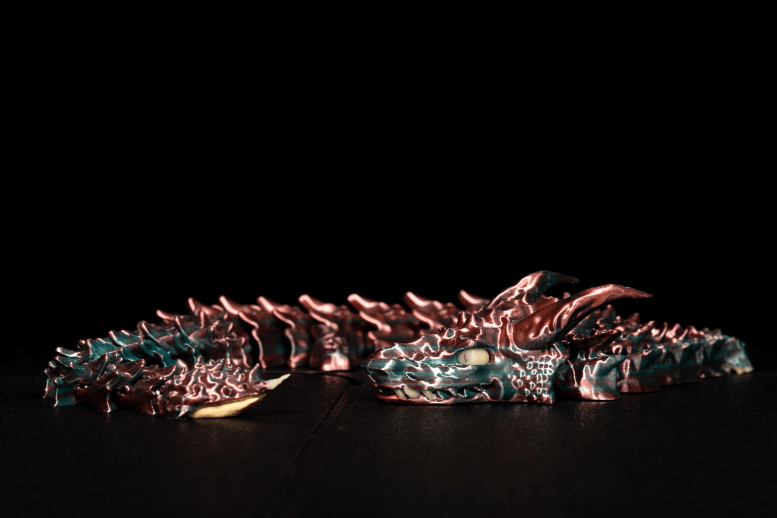 ProtoDrache MagmaNebel – 3D Druck Drache – beweglich – Lava Drache – 38 cm / 42 cm – Swiss Made - Protoplot3D