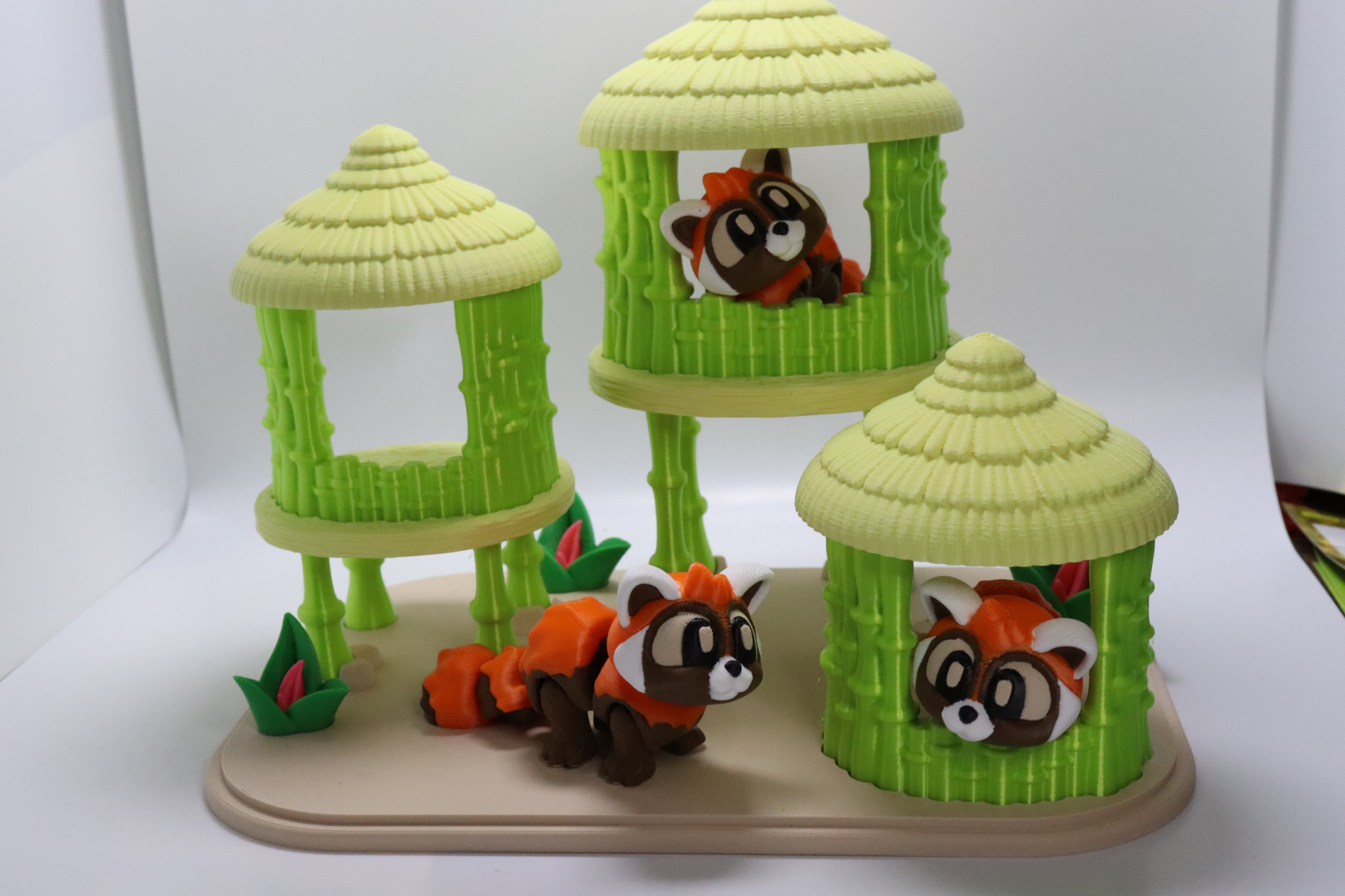 Rote Panda Spielset mit Bambushäusern – 3D Druck Tierfiguren – Spielwelt – Swiss Made